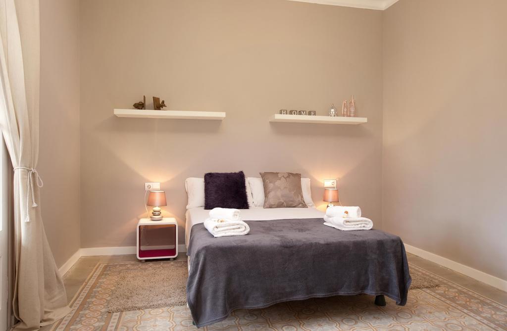 Enjoy Apartments Sofia バルセロナ 部屋 写真